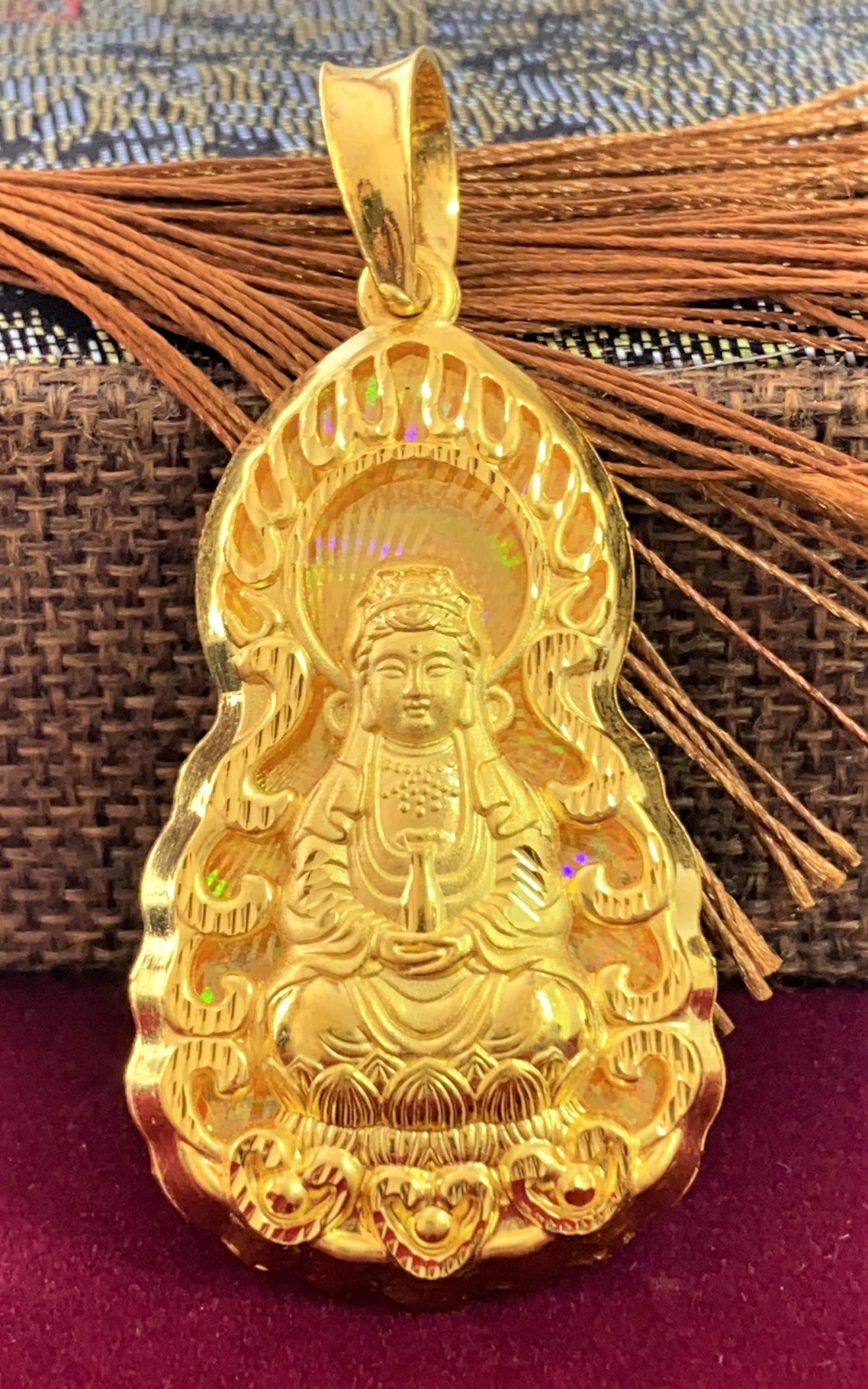 24K 980Er Reines Gold Diamantschliff Kwan Yin, Quan Yin Buddha Schwerer Anhänger von wandajewelry2013