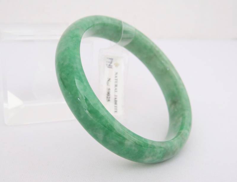 Durchscheinende Natürliche Apfelgrün Jadeit Jade Vintage Breite Armreif Armband 54.5 Mm von wandajewelry2013