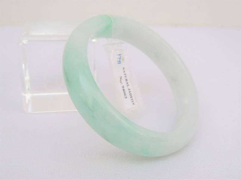 Durchscheinendes Natürliches Grün, Weiß Jadeit Jade Vintage Armreif Armband 57mm von wandajewelry2013
