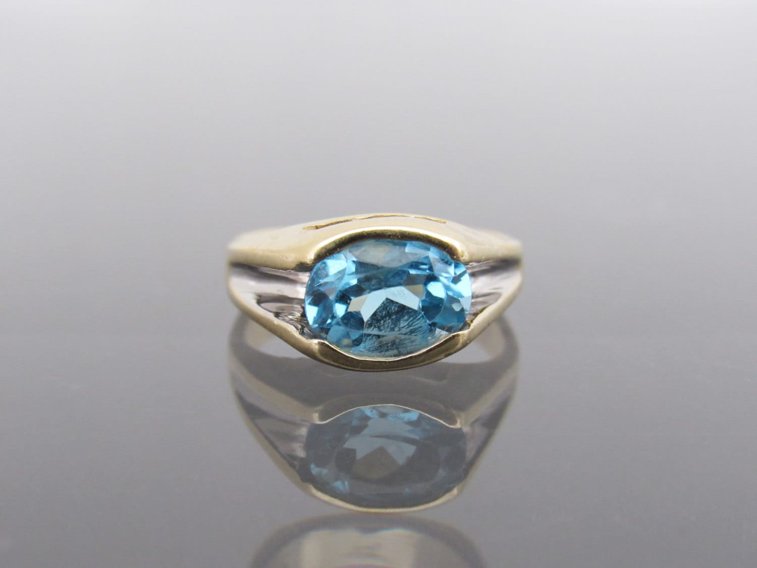 Vintage 14K Gold Schweizer Blautopas Ring - Größe 5, 5 von wandajewelry2013