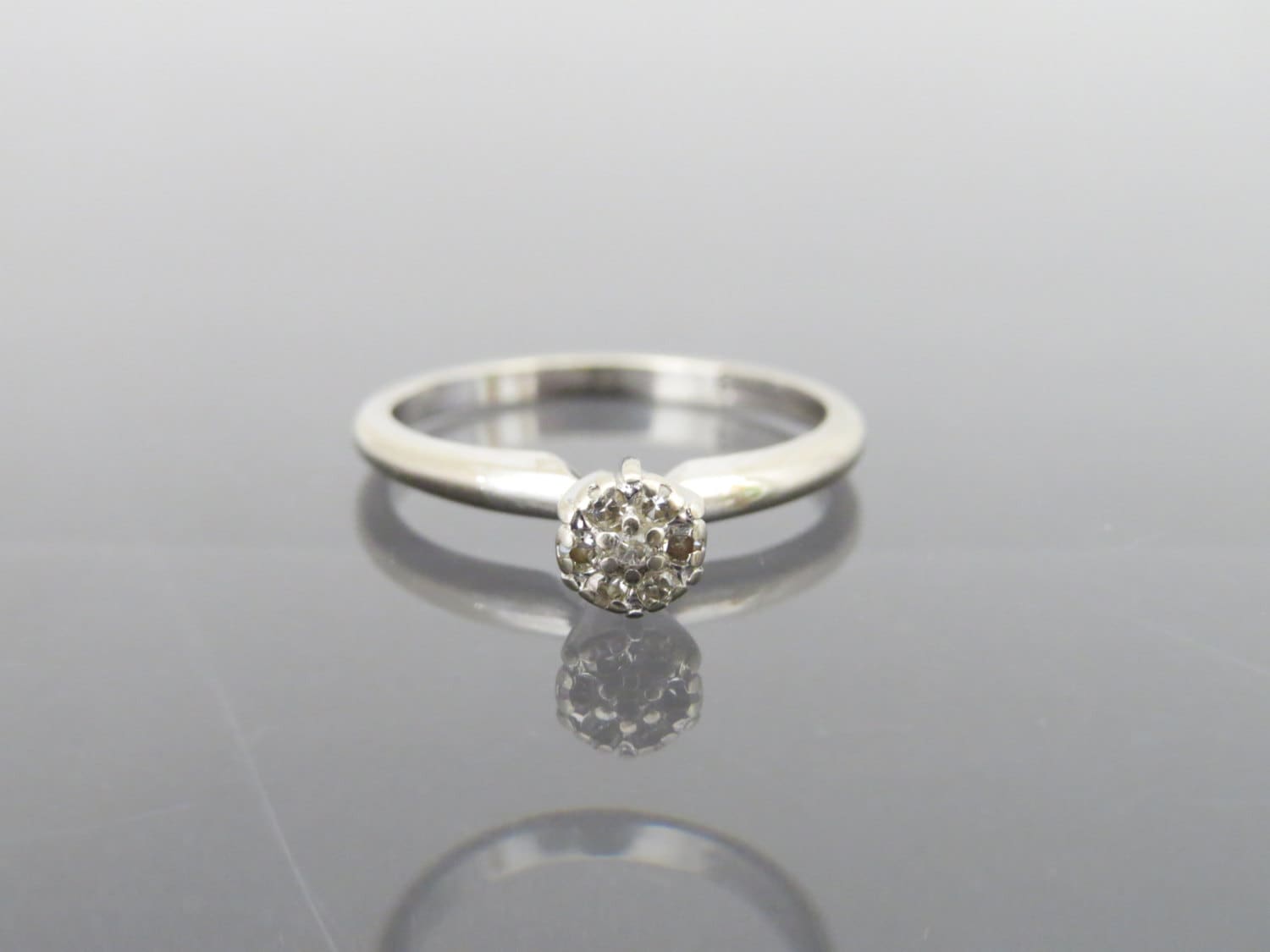 Vintage 14K Weißgold Exquisite Diamant Cluster Ring Größe 6, 25 von wandajewelry2013