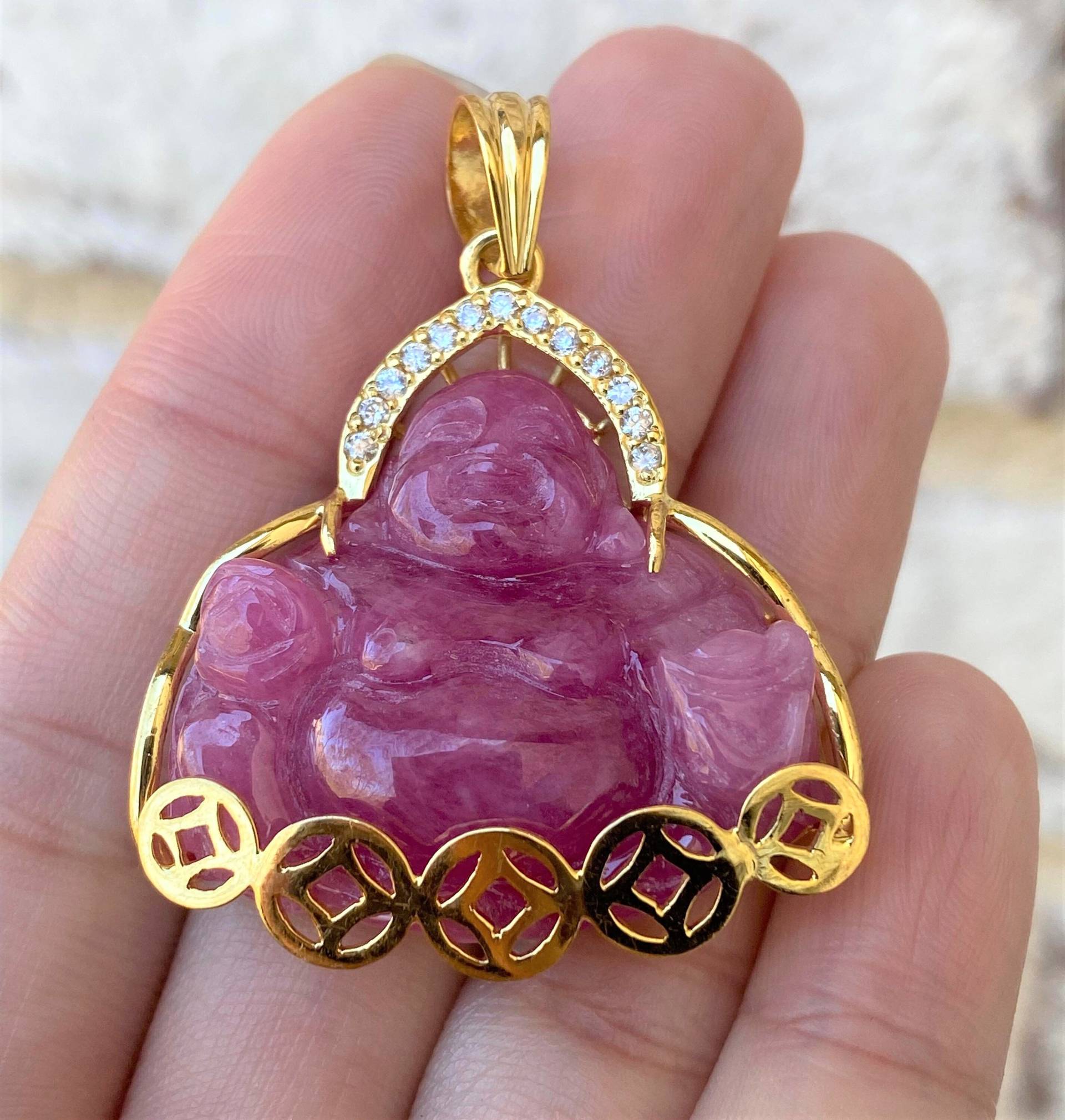 Vintage 18K Gelbgold 65.20Ct Natürlicher Rubin & Weißer Topas Lachender Buddha, Happy Buddha Geldmünze Anhänger von wandajewelry2013