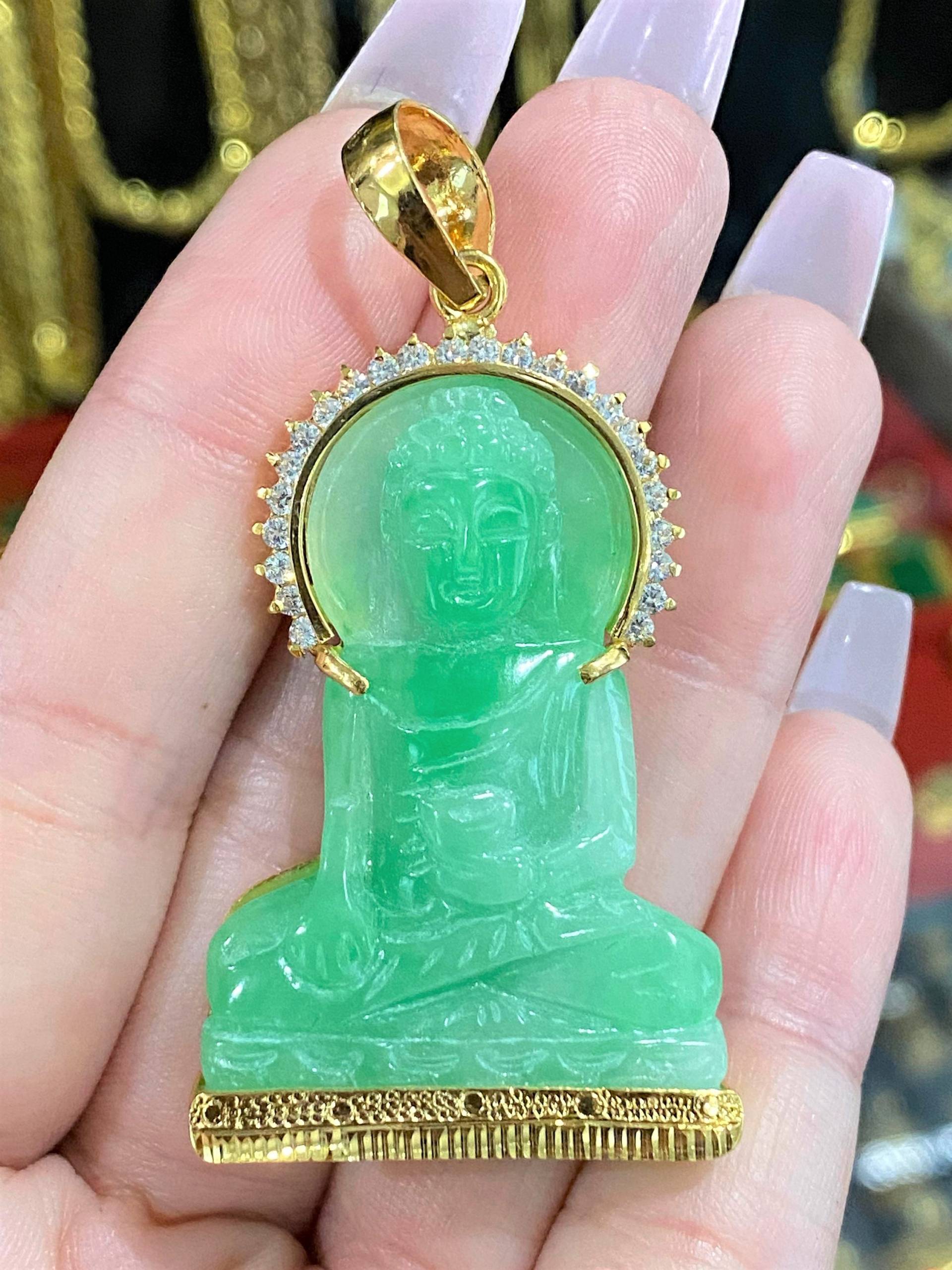 Vintage 18K Massivgold Grün Jadeit Jade & Weiß Topaz Buddha Anhänger Mat Phat Bon Su Thich Ca von wandajewelry2013