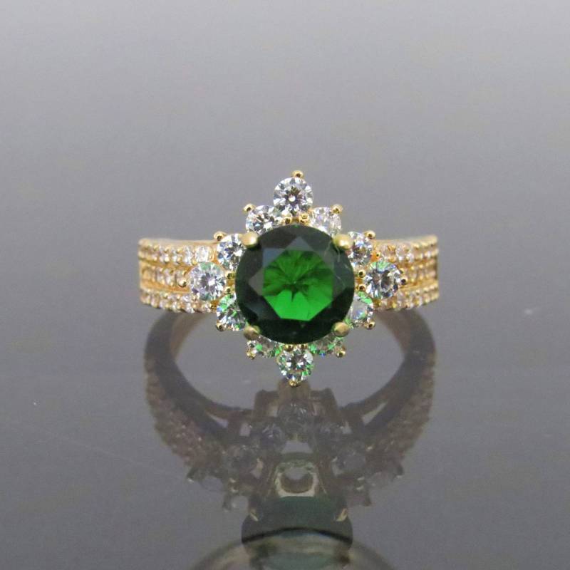 Vintage 18K Solid Gelb Gold 1.84Ct Smaragd & Weißer Topas Verlobungsring Größe 5 Vintage 18K Solid Gelb Gold 1.84Ct Smaragd & Weißer Topas Verlobungsring Größe 5 von wandajewelry2013