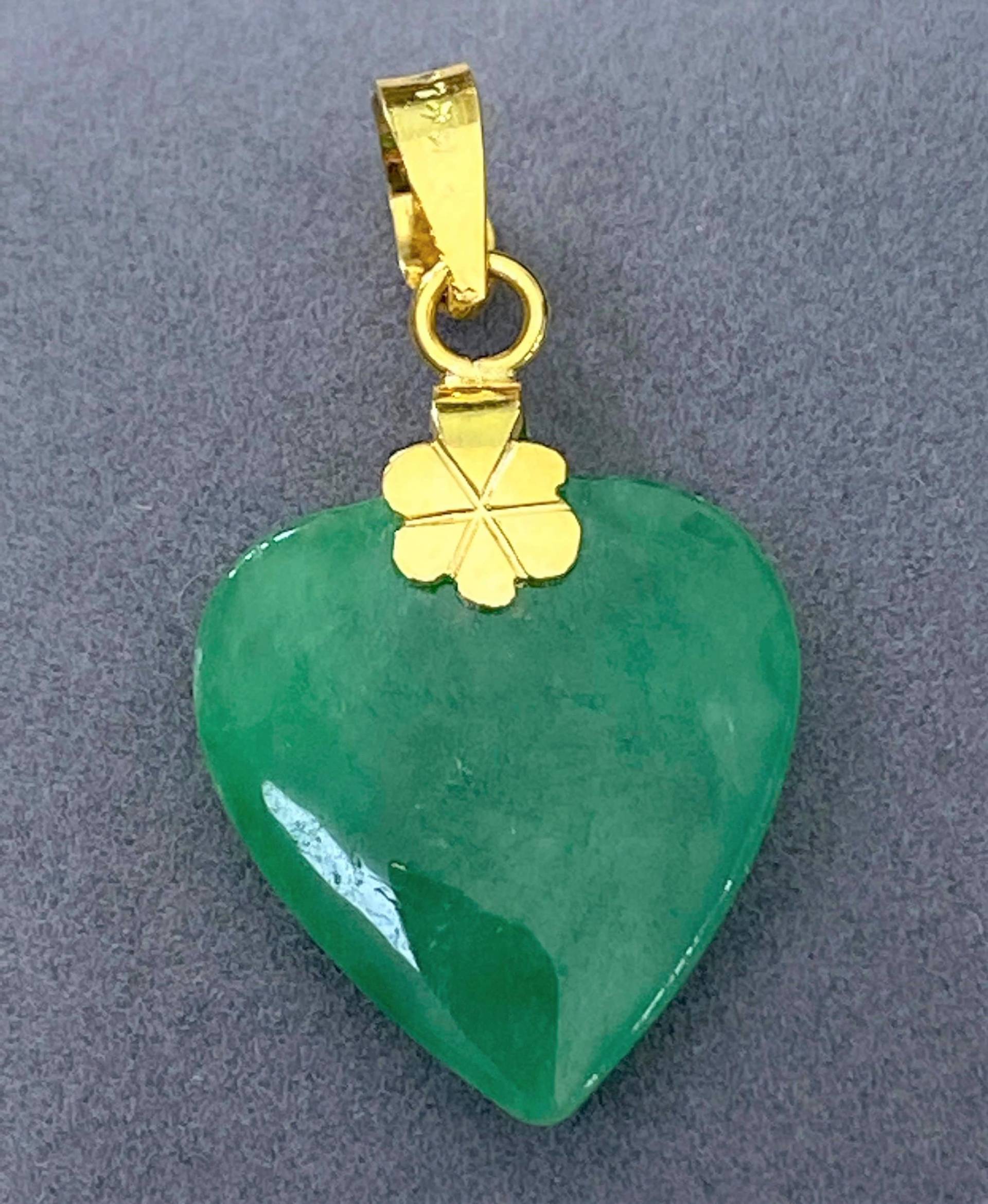 Vintage 18K Solid Gelb Gold Grün Jadeit Jade Herz Anhänger von wandajewelry2013