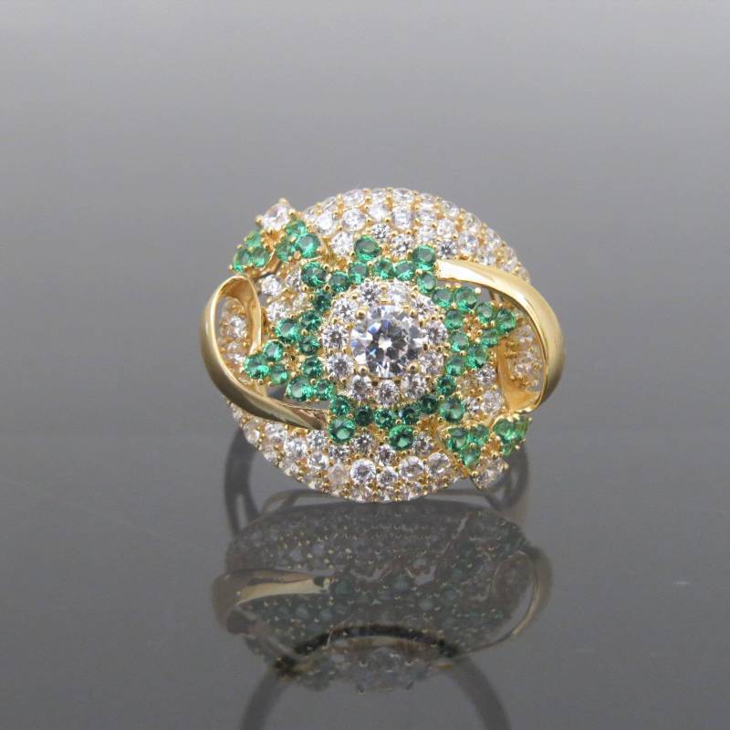 Vintage 18K Solid Gelb Gold Smaragd & Weißer Topas Kuppel Ring Größe 6, 75 Vintage 18K Solid Gelb Gold Smaragd & Weißer Topas Kuppel Ring Größe 6, 75 von wandajewelry2013