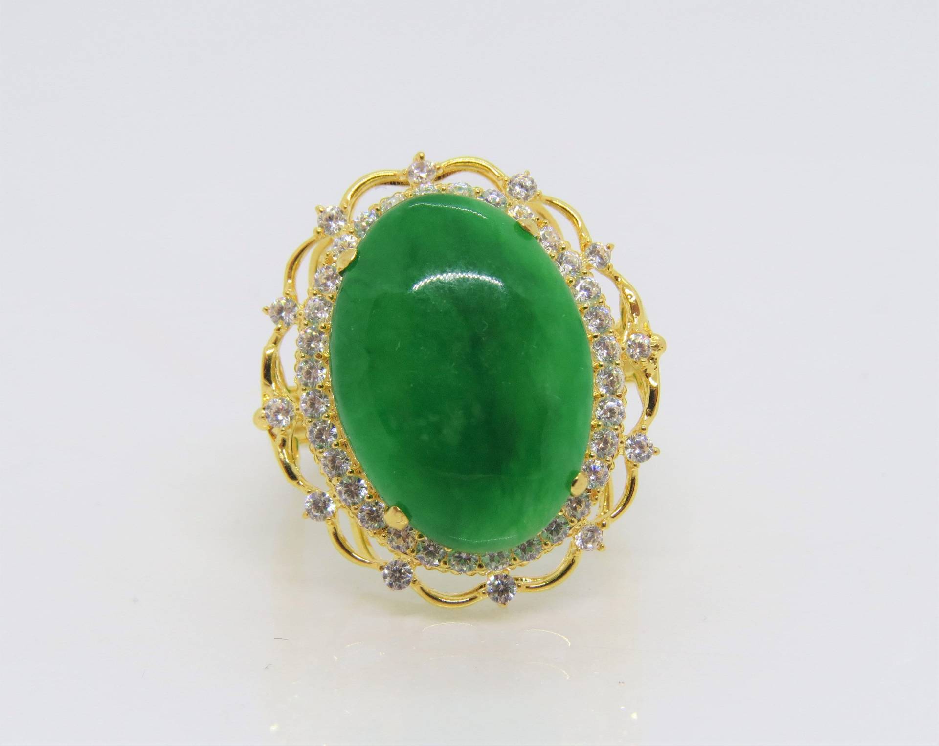 Vintage 18K Solid Yellow Gold Oval Grün Jadeit Jade & Weiß Topas Ring Größe 6, 5 von wandajewelry2013