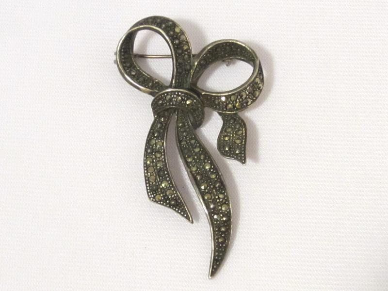 Vintage Ausgeschnitten Schleife Bow Markasit Sterling Silber Pin Brosche von wandajewelry2013