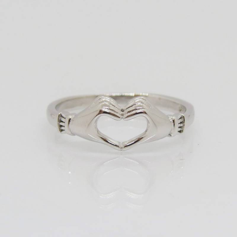 Vintage Claddagh Sterling Silber Ring Größe 7 von wandajewelry2013