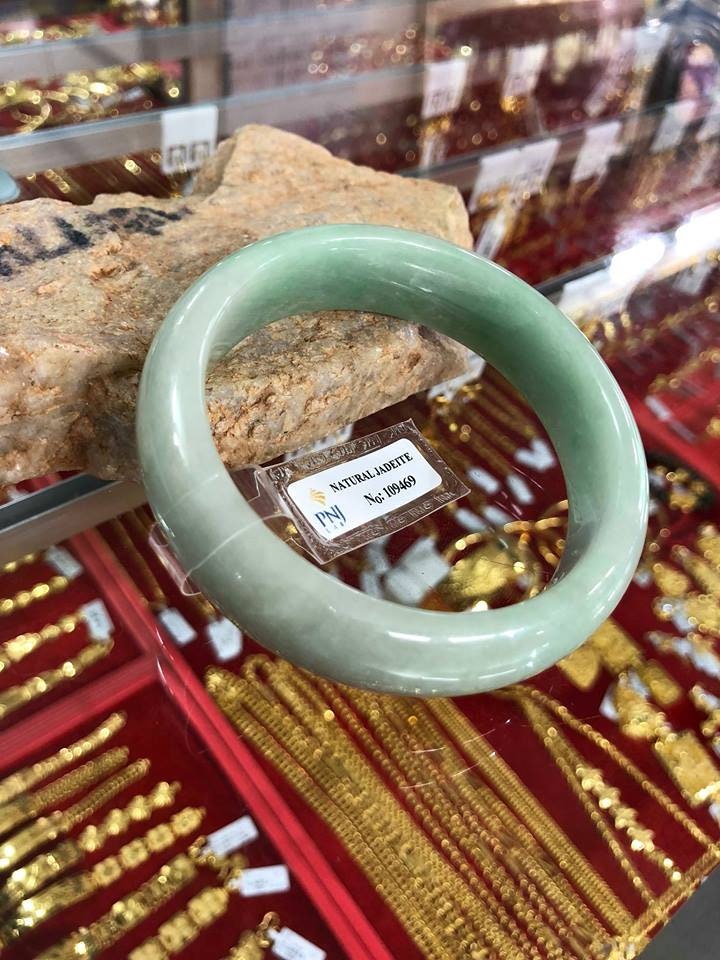 Vintage Durchscheinend Natur Grün, Weiß Jadeit Jade Armreif Armband 59.1 Mm von wandajewelry2013