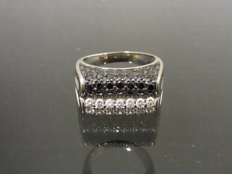 Vintage Modernist Sterling Silber Zweireihiger Schwarzer Saphir & Cz High Dome Ring Größe 8, 25 von wandajewelry2013