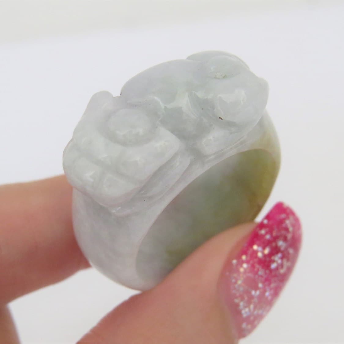 Vintage Pixiu Jadeit Ring Geschnitzt Durchscheinend Hellgrün, Größe 11 von wandajewelry2013