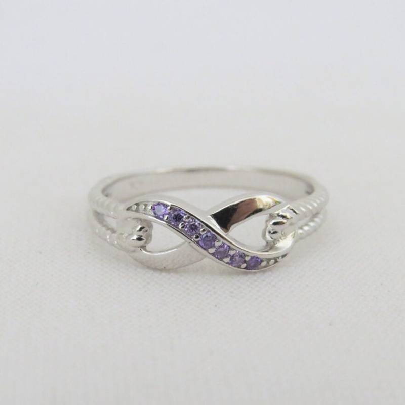 Vintage Sterling Silber Amethyst Infinity Knoten Ring Größe 7 von wandajewelry2013