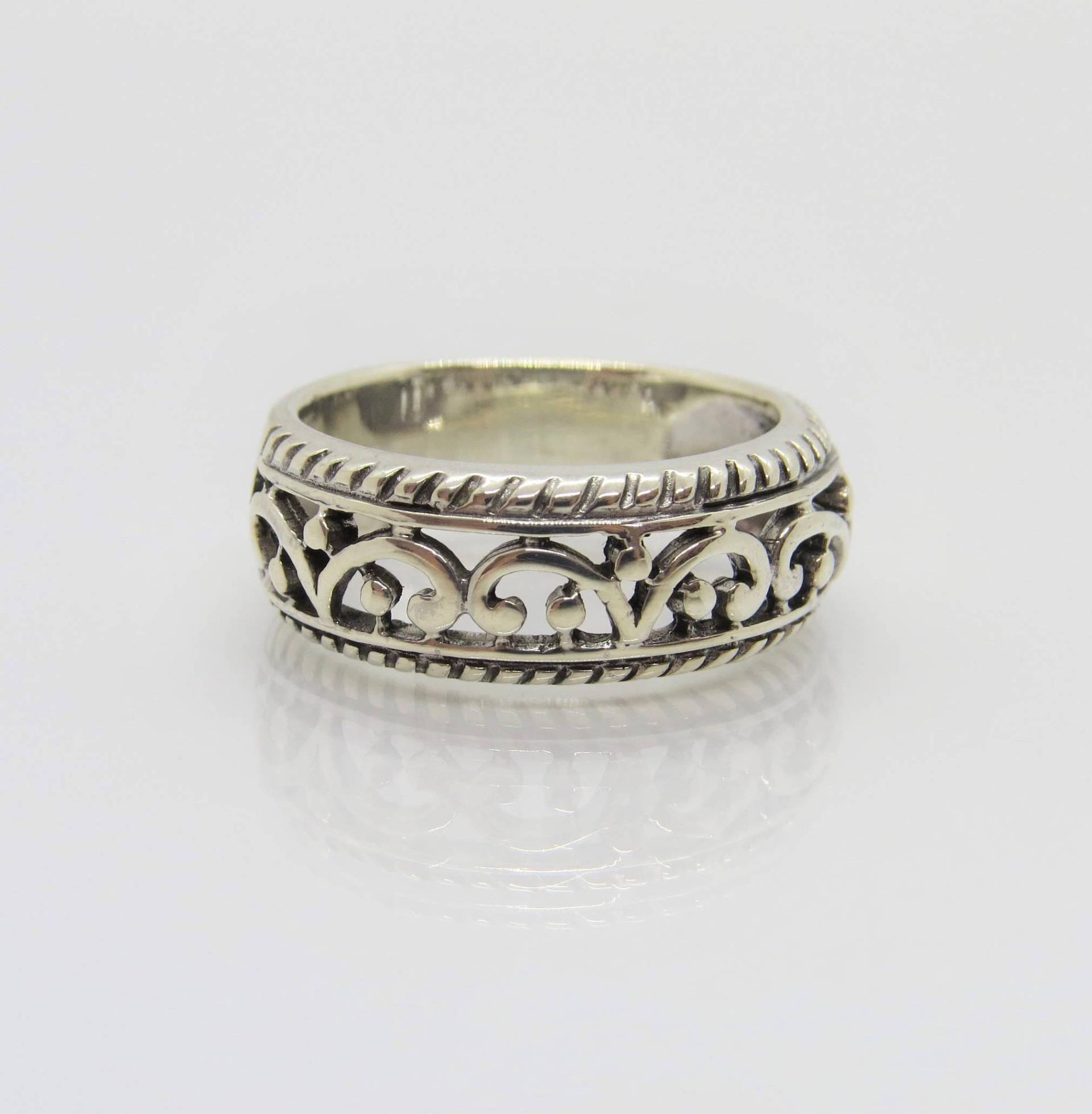 Vintage Sterling Silber Bandring Größe 8 von wandajewelry2013