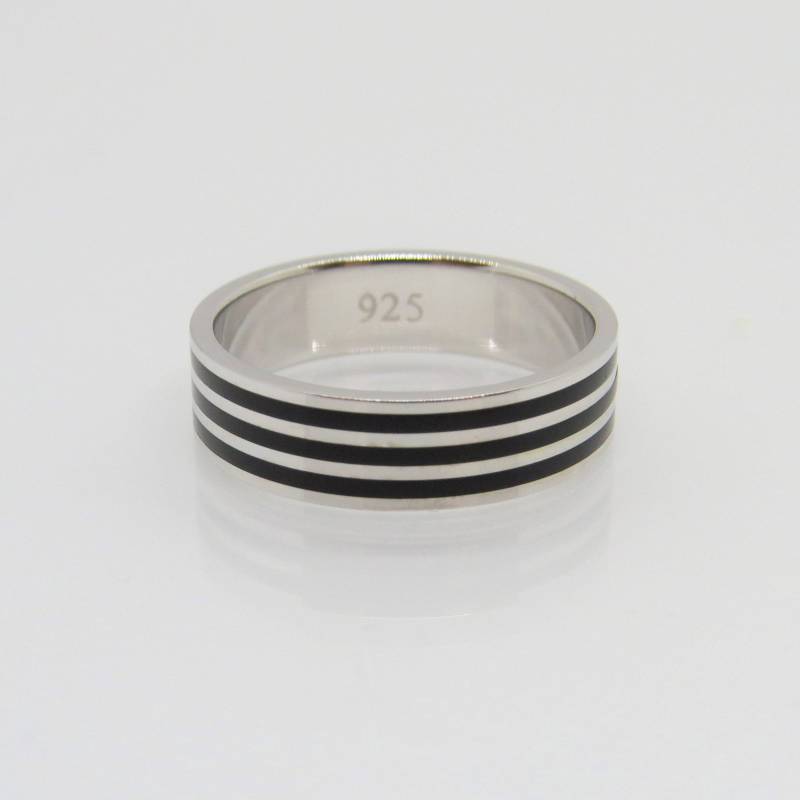 Vintage Sterling Silber Black Oynx Ehering Ring Größe 8 von wandajewelry2013