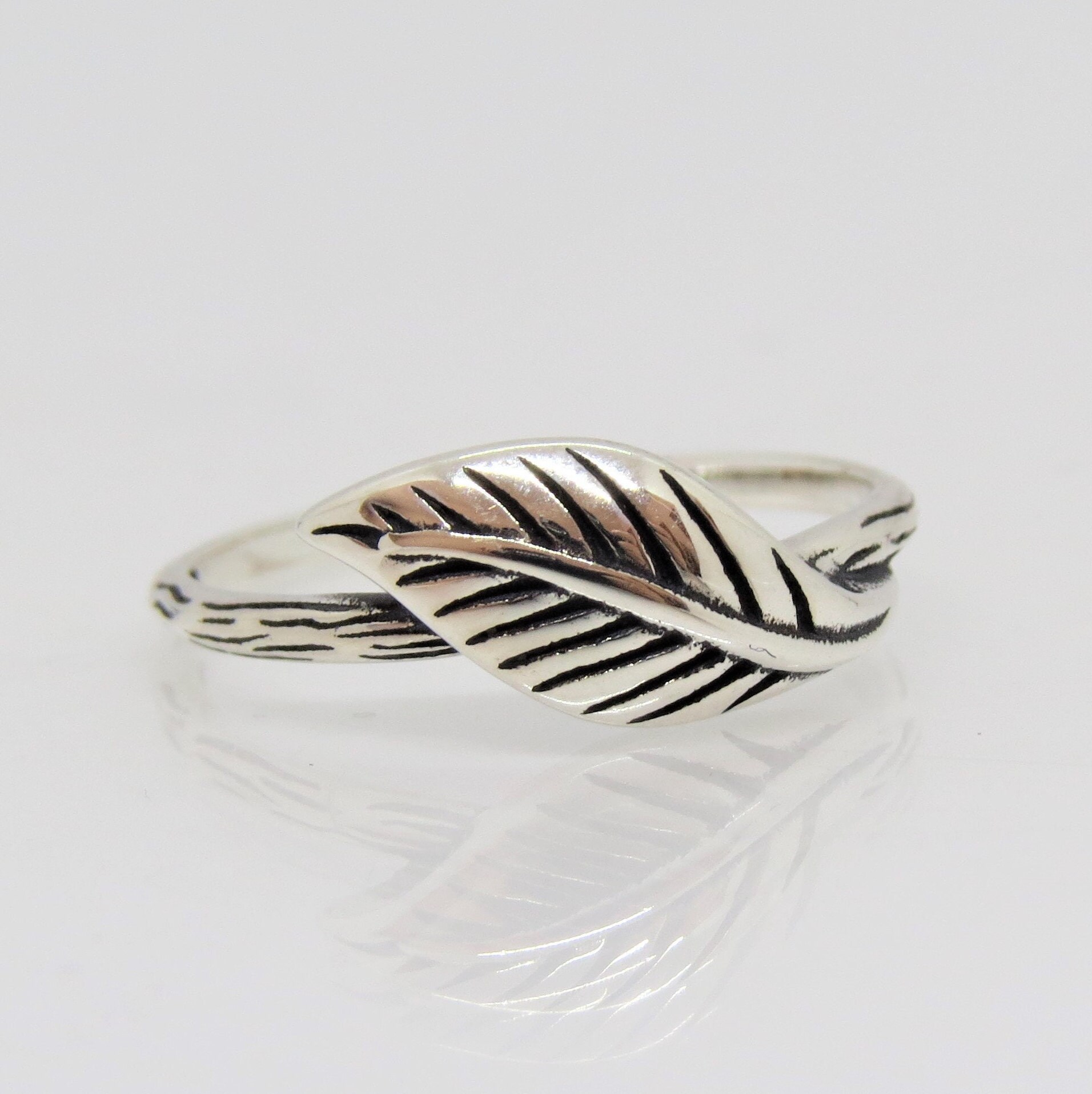 Vintage Sterling Silber Blatt Ring Größe 17 von wandajewelry2013