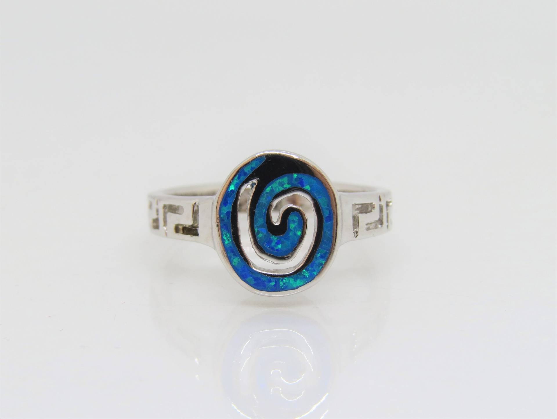 Vintage Sterling Silber Blau Opal Spiral Ring Gr. 8 von wandajewelry2013