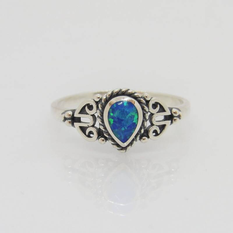 Vintage Sterling Silber Blauer Opal Filigraner Ring Größe 8 von wandajewelry2013