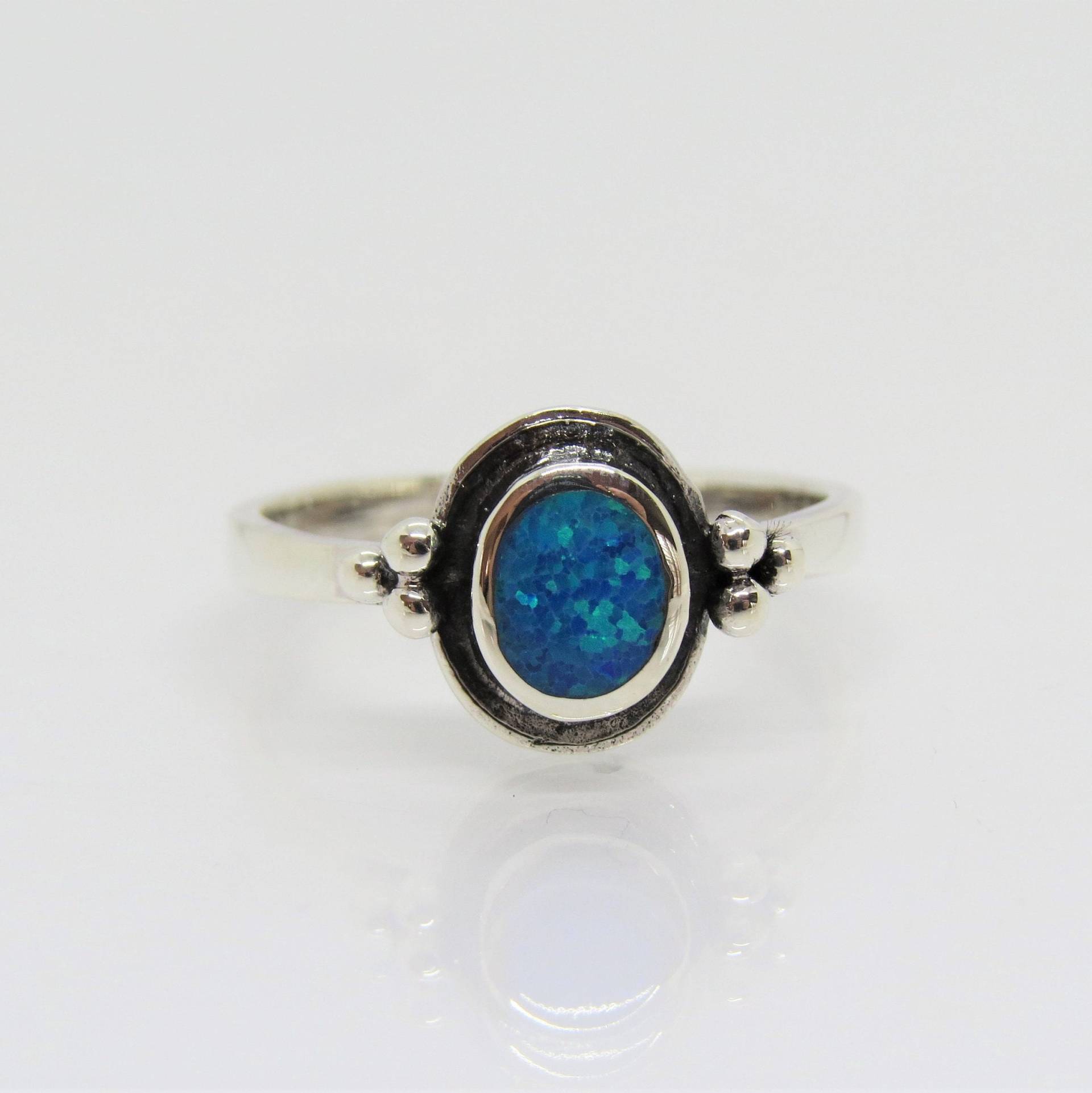 Vintage Sterling Silber Blauer Opal Ring Größe 8 von wandajewelry2013