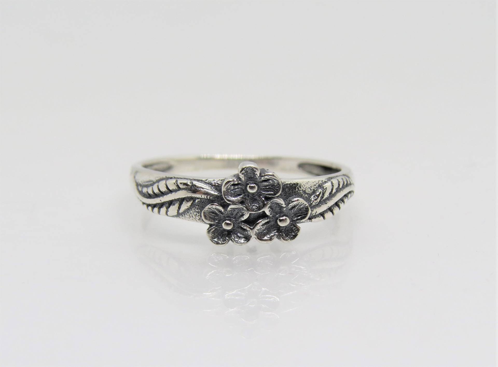 Vintage Sterling Silber Blumen Blatt Ring Größe 7 von wandajewelry2013