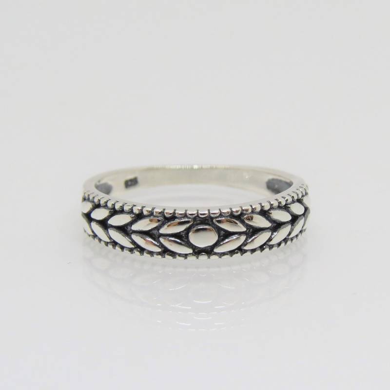 Vintage Sterling Silber Geschnitzte Blatt Bandring Größe 7 von wandajewelry2013