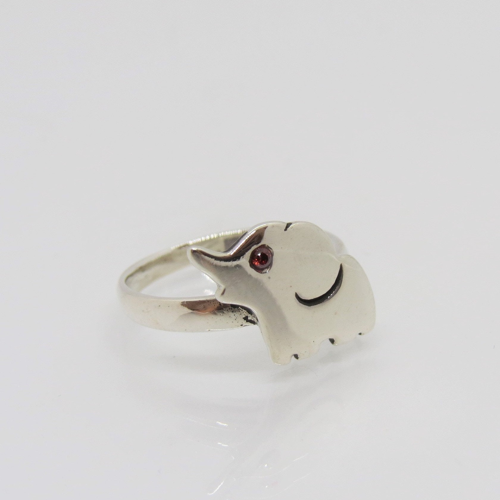 Vintage Sterling Silber Granat Elefant Ring Größe 5 von wandajewelry2013