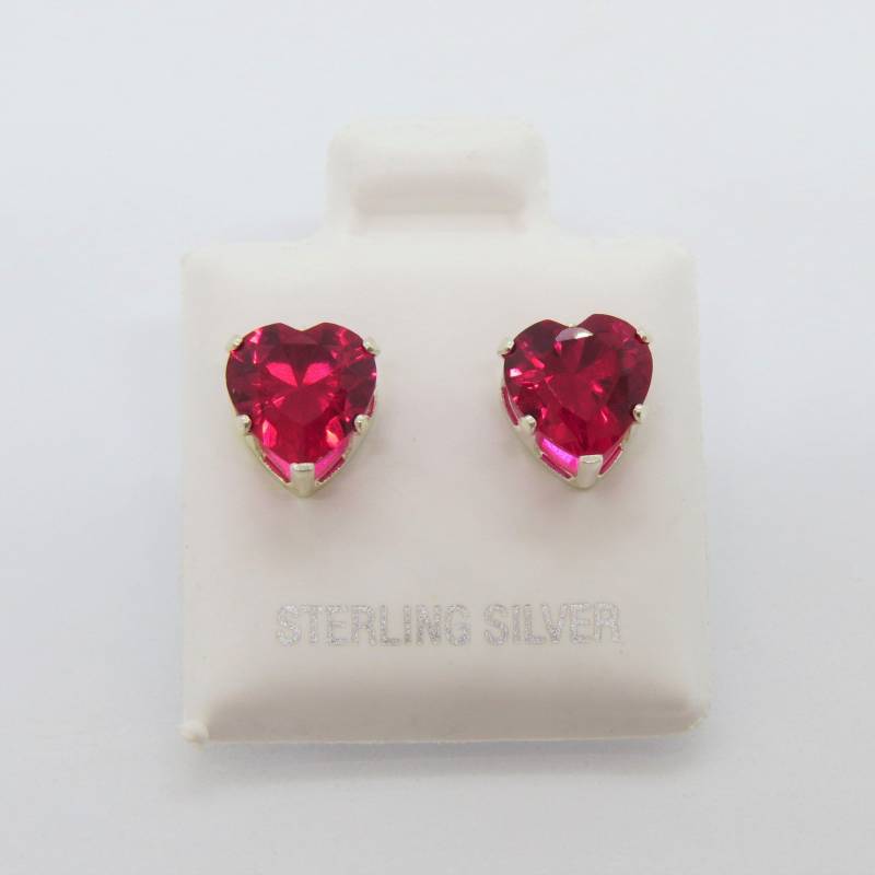 Vintage Sterling Silber Herz Geschnitten Rubin Ohrstecker 6 Mm 7 Vintage Sterling Silber Herz Geschnitten Rubin Ohrstecker 6 Mm 7 von wandajewelry2013