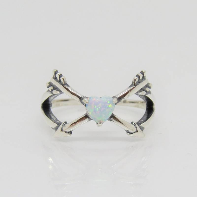 Vintage Sterling Silber Herz Weiß Opal Pfeile Ring von wandajewelry2013