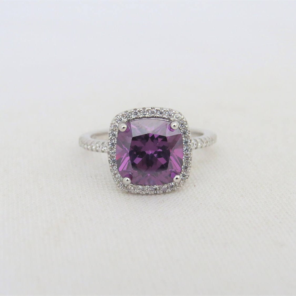 Vintage Sterling Silber Kissenschliff Amethyst & Weißer Topas Verlobungsring Größe 5 von wandajewelry2013
