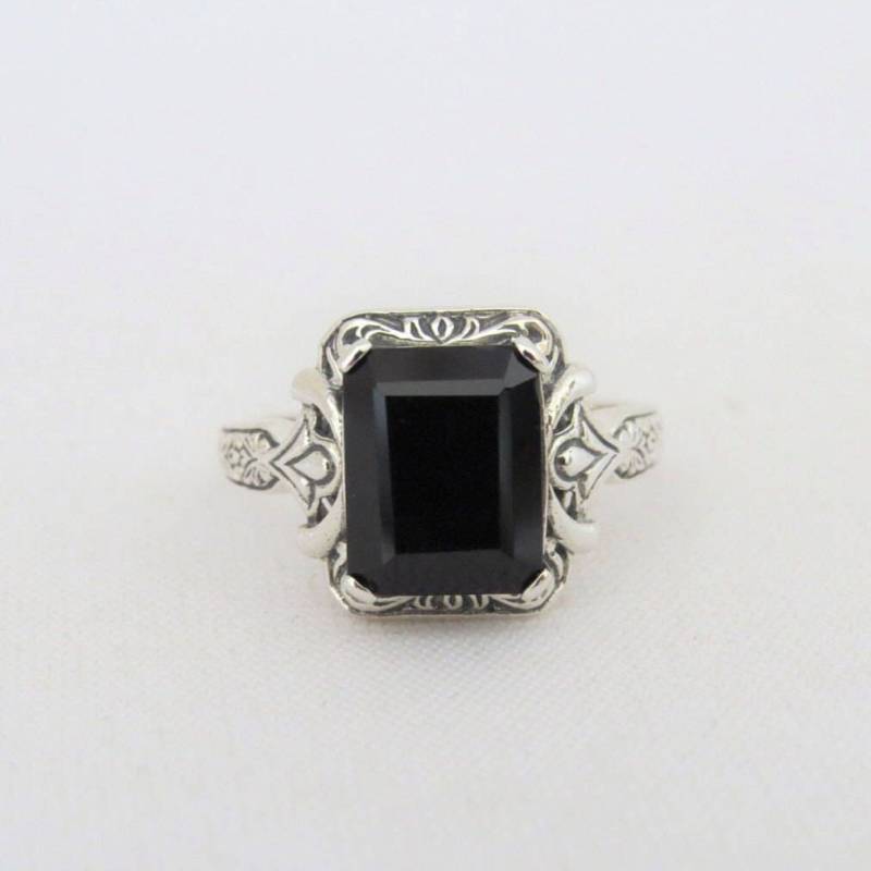 Vintage Sterling Silber Natürliche Schwarze Onyx Geschnitzte Ring Größe 7 von wandajewelry2013