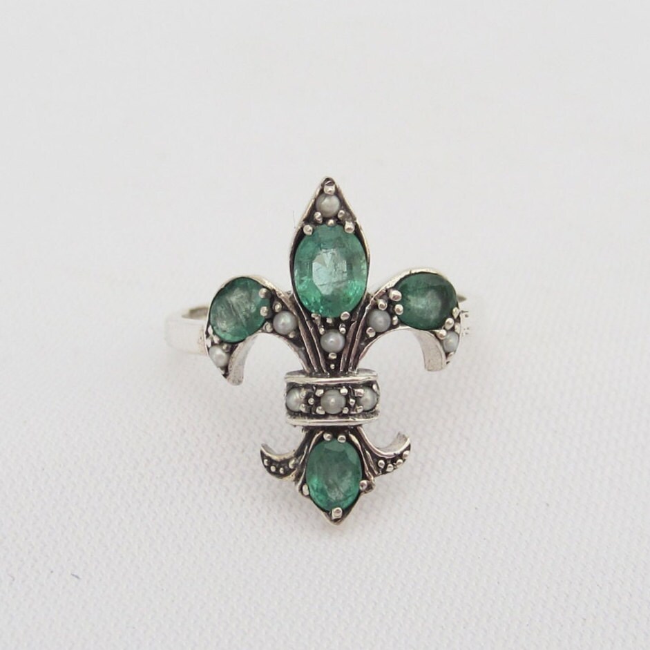 Vintage Sterling Silber Natur Smaragd & Rocailles Fleur De Lis Ring Größe 9 von wandajewelry2013