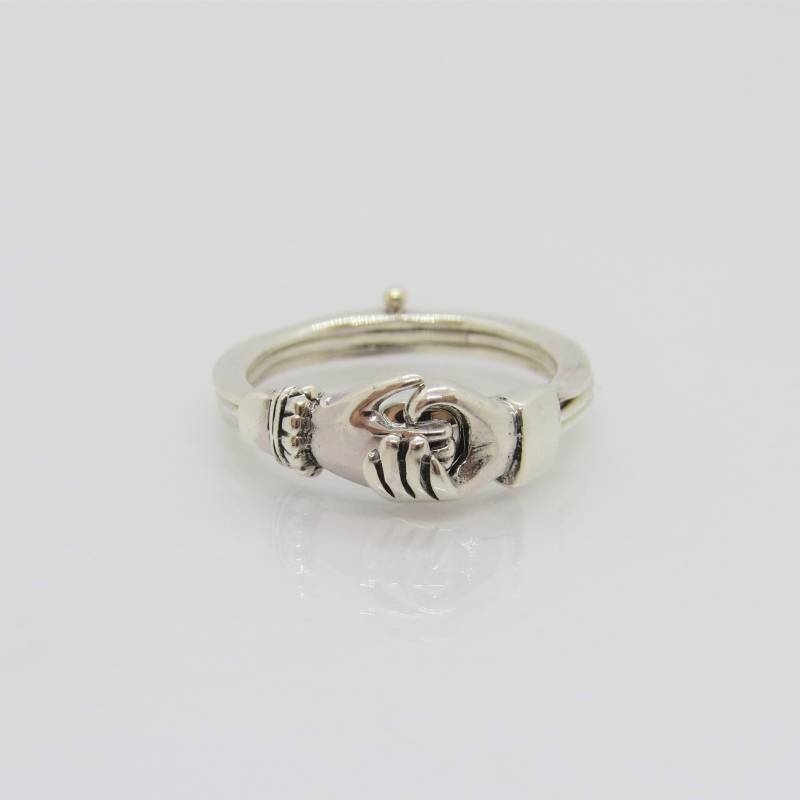 Vintage Sterling Silber Offene Hand & Herz Ring Größe 7 Vintage Sterling Silber Offene Hand & Herz Ring Größe 7 von wandajewelry2013