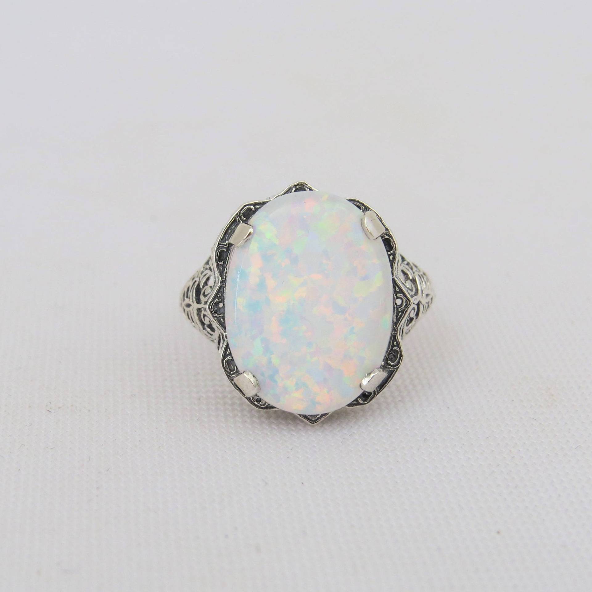 Vintage Sterling Silber Oval Weißer Opal Filigran Ring Größe 8 von wandajewelry2013