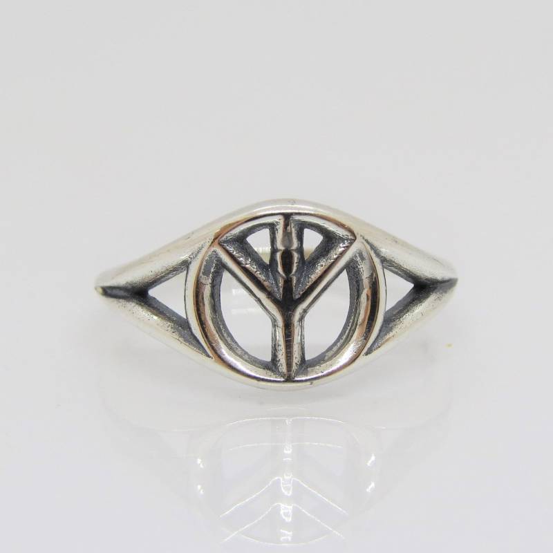 Vintage Sterling Silber Peace Zeichen Ring Größe 8 von wandajewelry2013