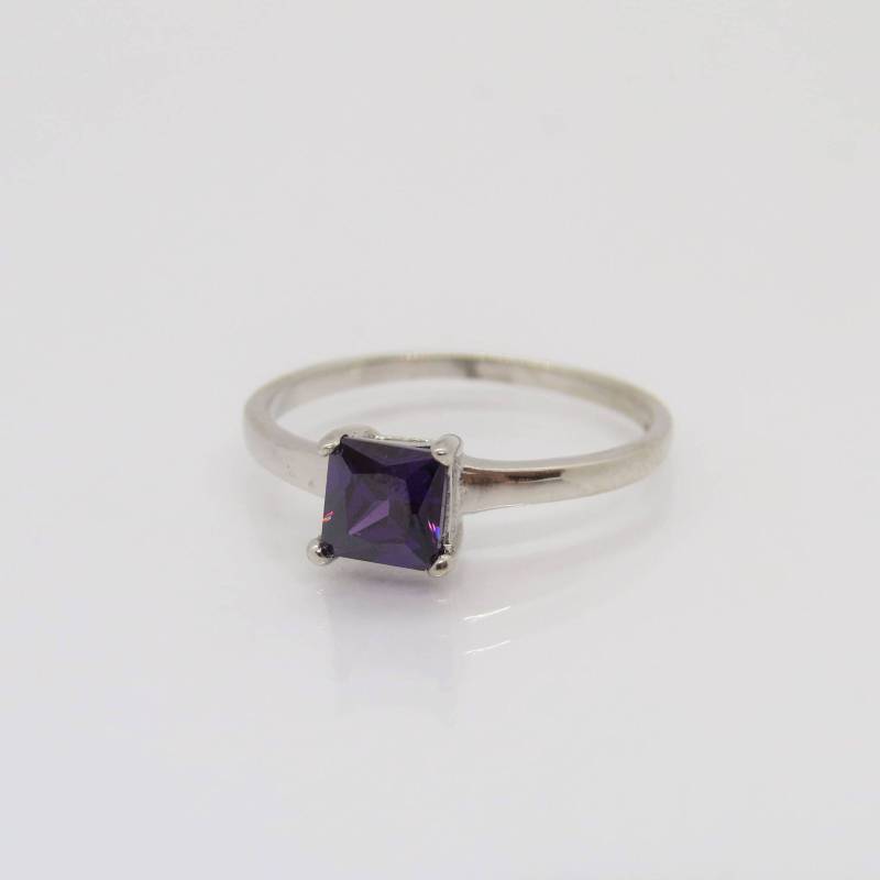 Vintage Sterling Silber Princess Cut Amethyst Ring Größe 7 von wandajewelry2013
