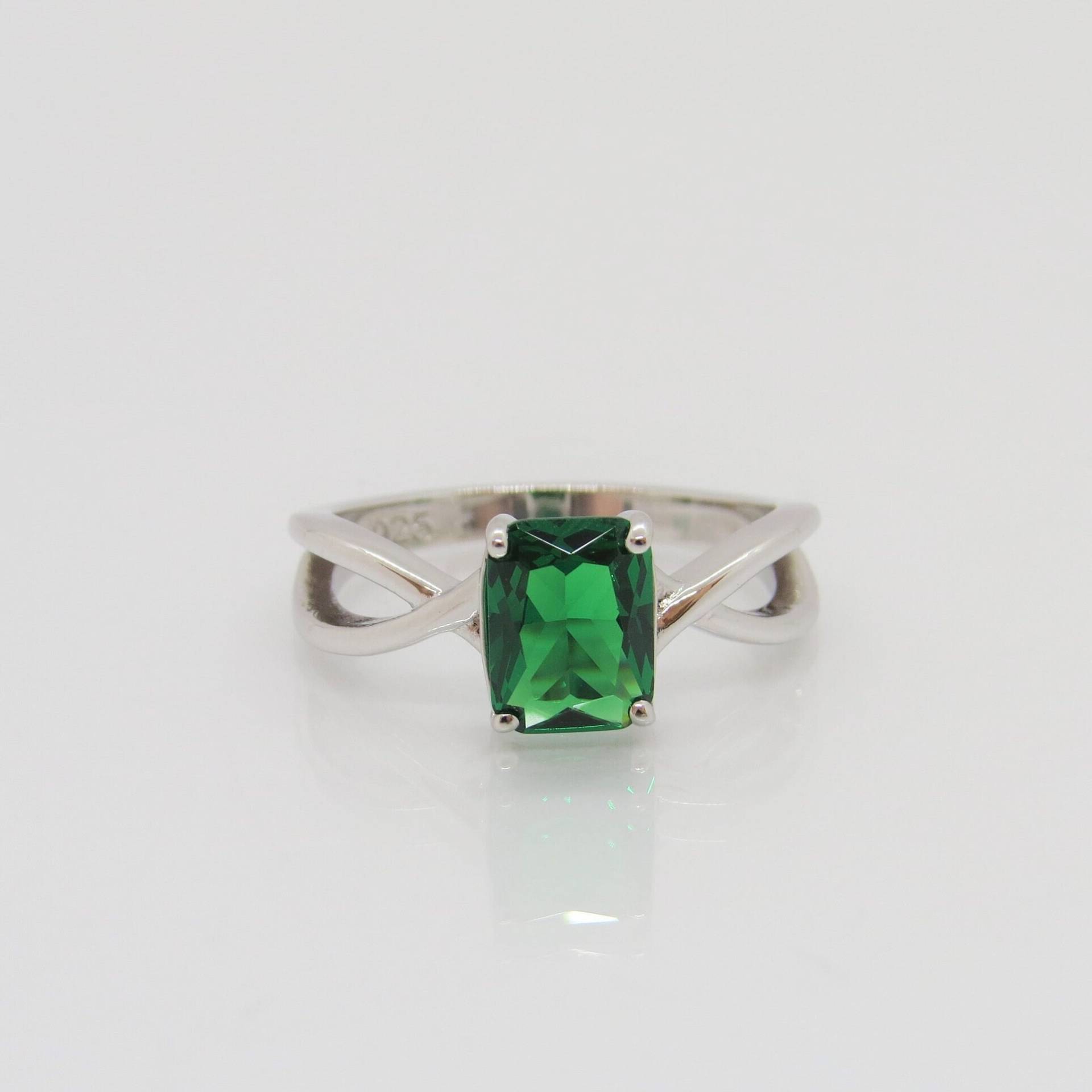 Vintage Sterling Silber Radiant Cut Smaragd Twisted Ring Größe 7 von wandajewelry2013