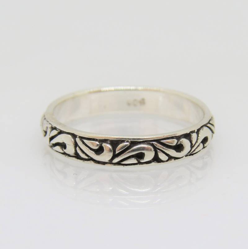 Vintage Sterling Silber Vine Band Ring Größe 8 von wandajewelry2013