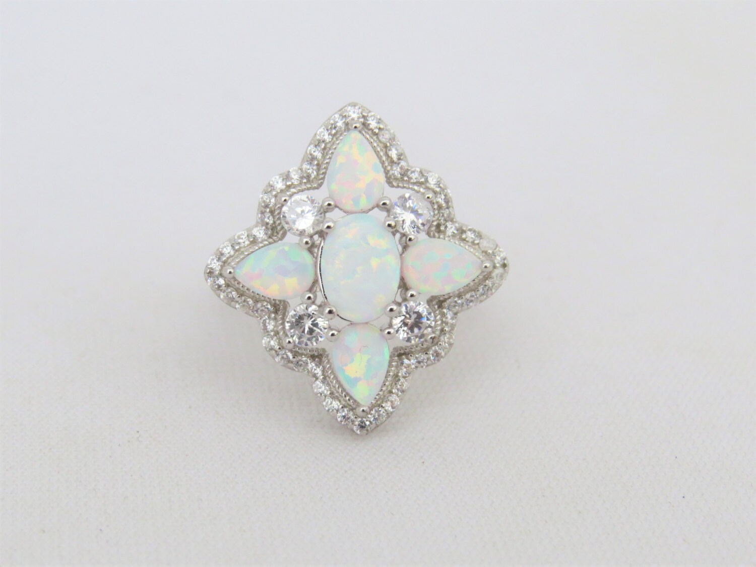 Vintage Sterling Silber Ring Größe 8 Weißer Opal & Topas von wandajewelry2013
