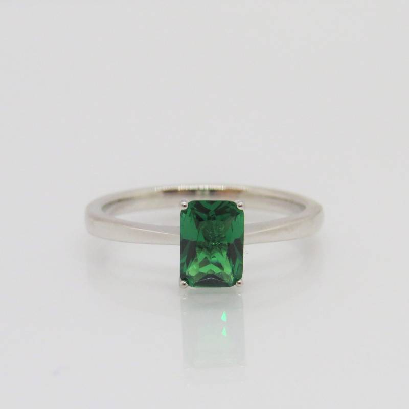 Vintage Sterling Silber Ring Mit Smaragd Größe 7 Vintage Sterling Silber Ring Mit Smaragd Größe 7 von wandajewelry2013
