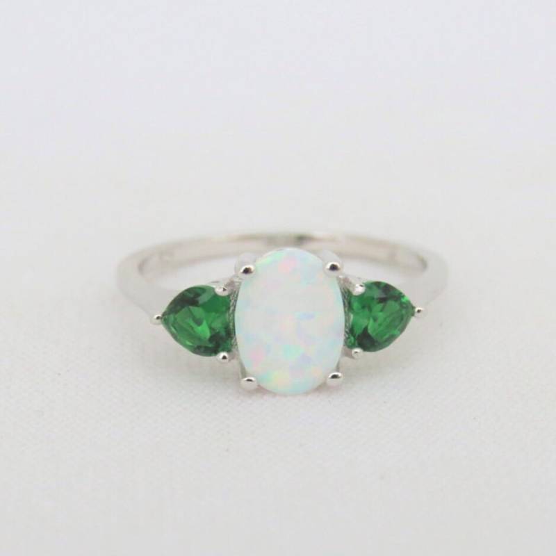 Vintage Sterling Silber Ring Mit Weißem Opal Und Smaragd Größe 5 von wandajewelry2013