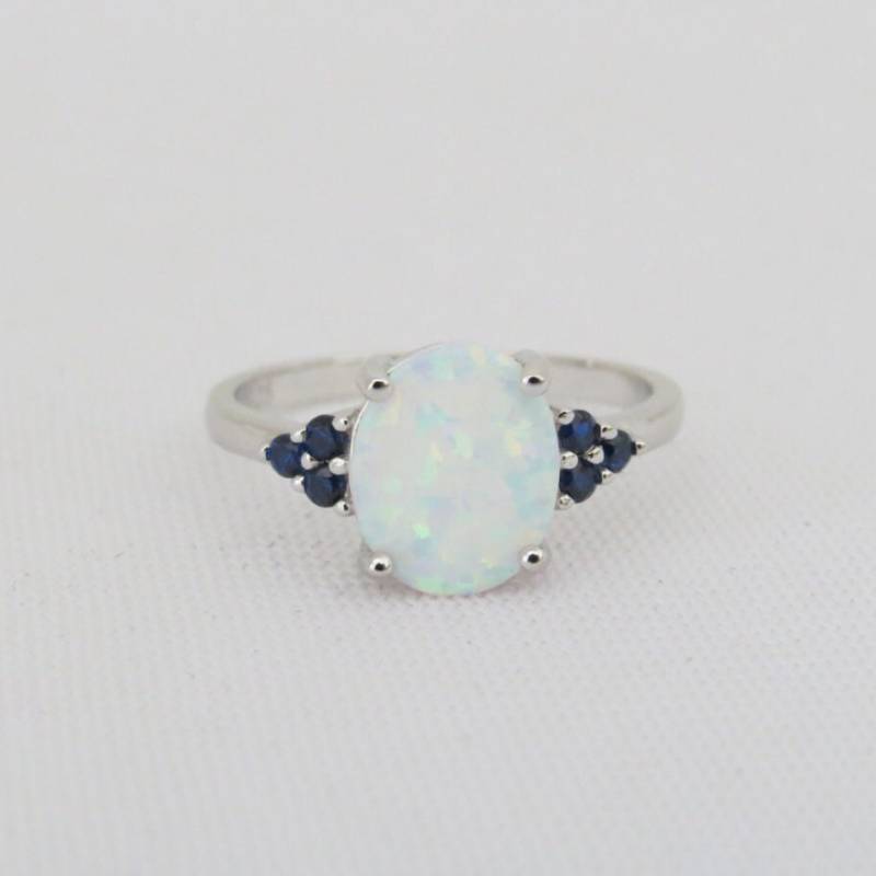 Vintage Sterling Silber Ring Mit Weißer Opal & Blauer Saphir Größe 7 von wandajewelry2013