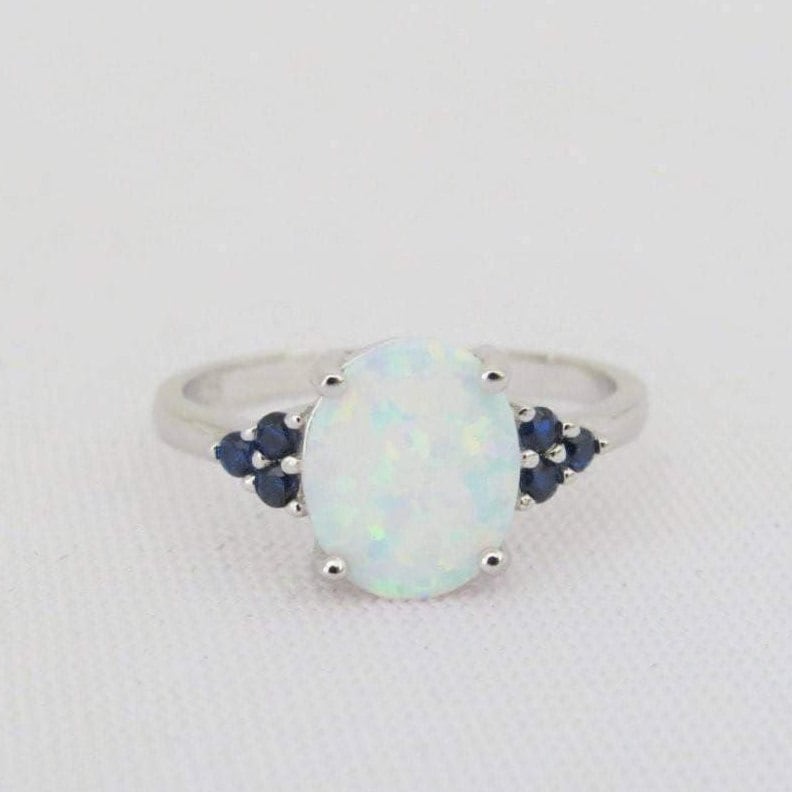 Vintage Sterling Silber Ring Mit Weißer Opal & Blauer Saphir Größe 9 von wandajewelry2013
