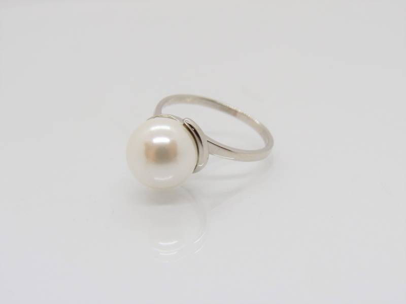 Vintage Sterling Silber Ring Mit Weißer Perle Größe 5 Vintage Sterling Silber Ring Mit Weißer Perle Größe 5 von wandajewelry2013