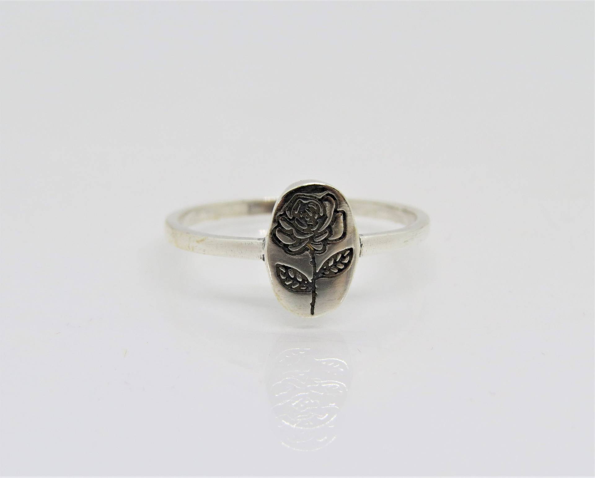 Vintage Sterling Silber Rose Blume Dünn Band Ring Größe 7 von wandajewelry2013