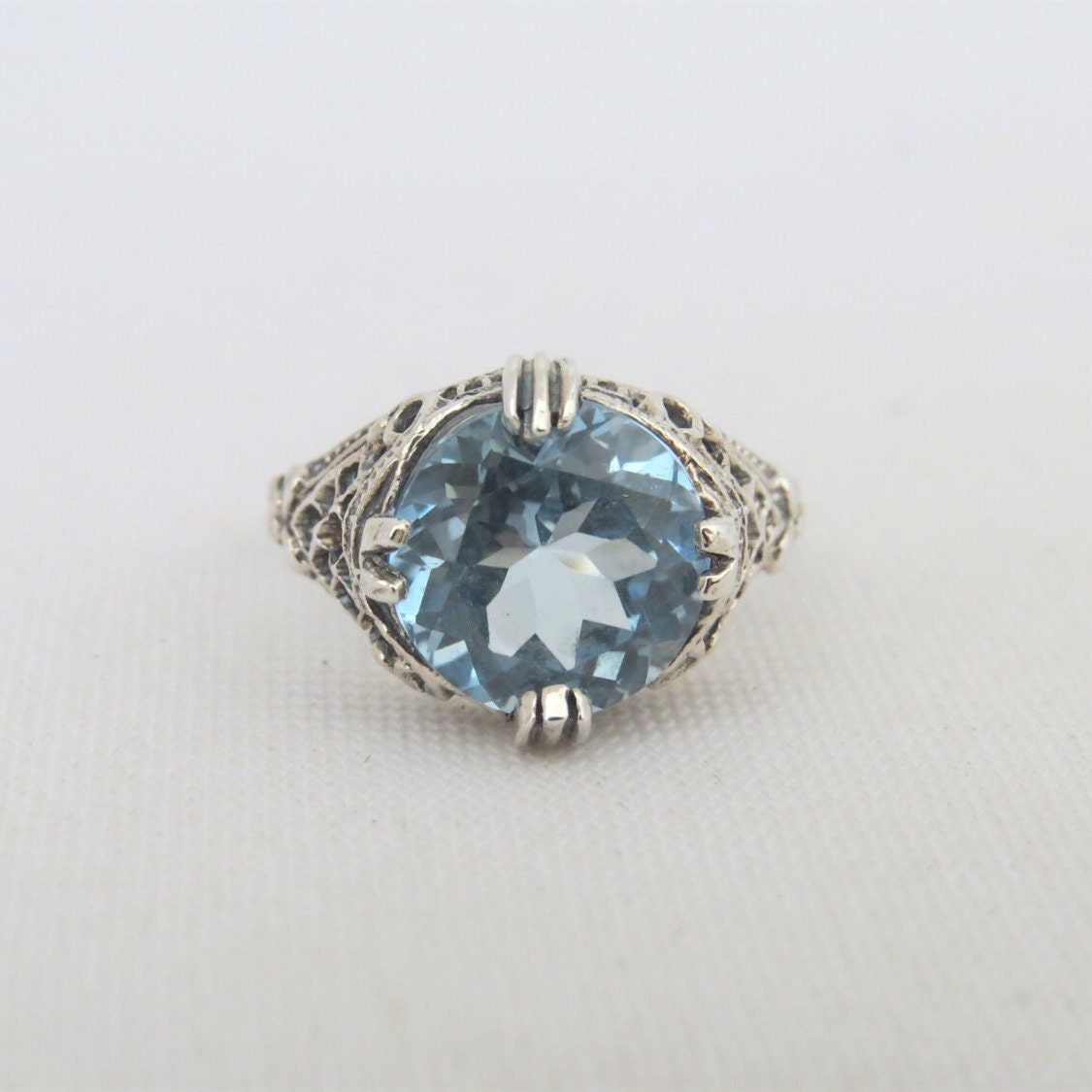 Vintage Sterling Silber Rundschliff Aquamarin Filigran Ring Größe 23 von wandajewelry2013