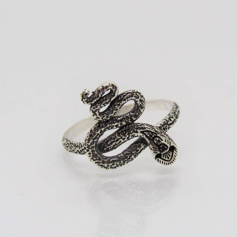 Vintage Sterling Silber Schlange Ring Größe 7 von wandajewelry2013