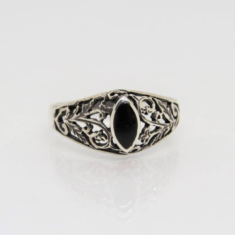 Vintage Sterling Silber Schwarzer Onyx Filigraner Ring Größe 8 von wandajewelry2013