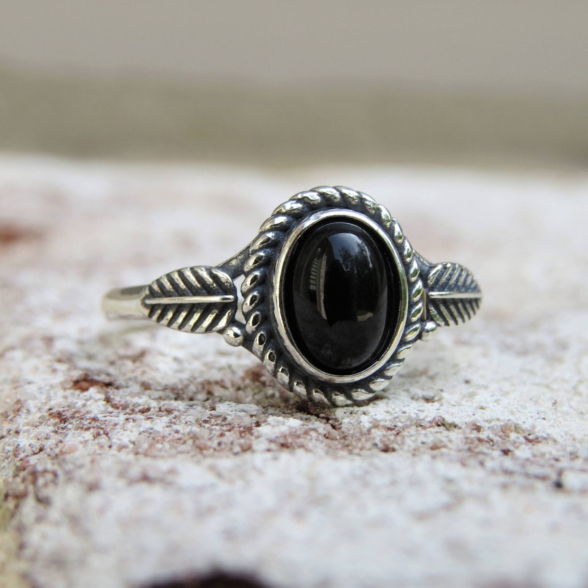 Vintage Sterling Silber Schwarzer Onyx Blatt Ring von wandajewelry2013