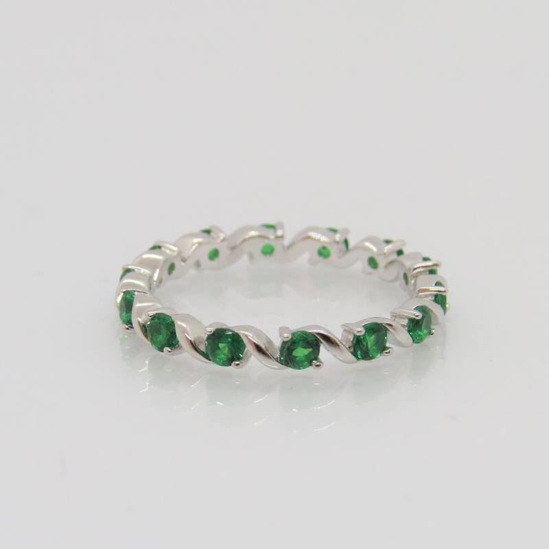 Vintage Sterling Silber Smaragd Eternity Bandring Größe 7 von wandajewelry2013