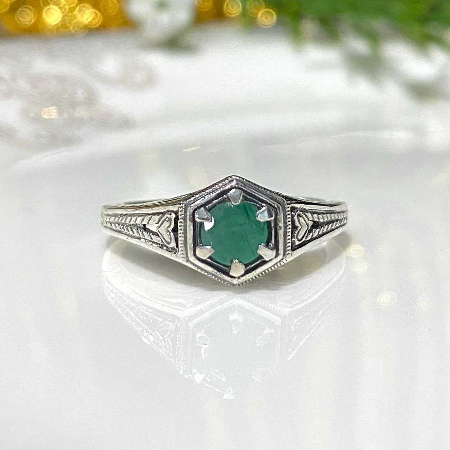Vintage Sterling Silber Smaragd Filigraner Ring Größe 8 von wandajewelry2013